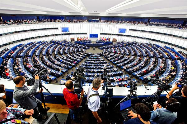 clanovi-evropskog-parlamenta-pozivaju-na-suspenziju-ruskog-kanala