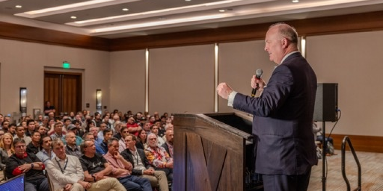 rivada-posjecuje-proizvodni-stab-terran-orbitala