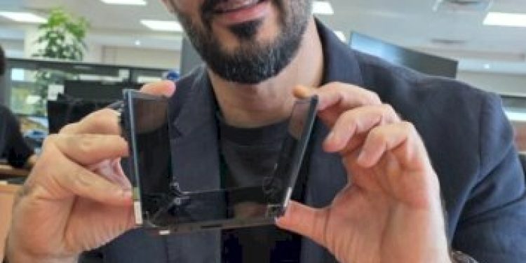 Samsung Galaxy Z TriFold s četiri stražnje kamere