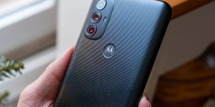 poznate-su-specifikacije-i-izgled-motorola-moto-g-stylus-(2022)-telefona