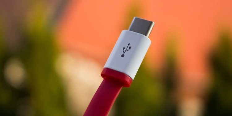 eu-dogovorila-stav-o-univerzalnom-punjacu-za-elektronicke-uredjaje