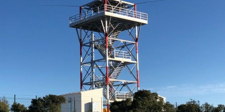 pocelo-postavljanje-meteoroloskog-radara-na-debeljaku-kraj-sukosana